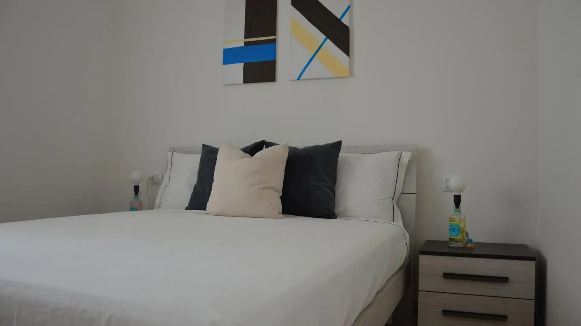 Arya Apartment Torre Boldone 0*,  Italy